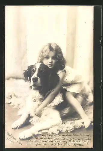AK Mädchen sitzt auf grossem Hund