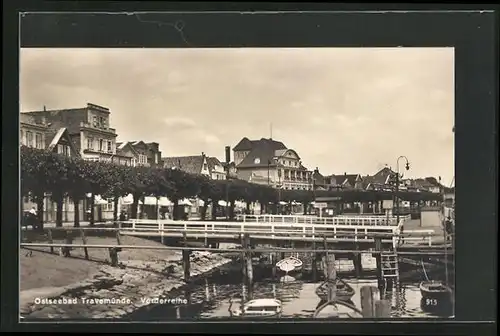 AK Ostseebad Travemünde, Vorderreihe an der Promenade