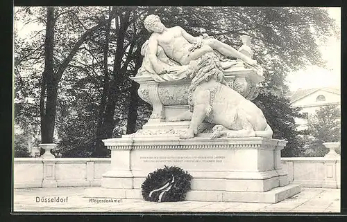 AK Düsseldorf, am Kriegerdenkmal