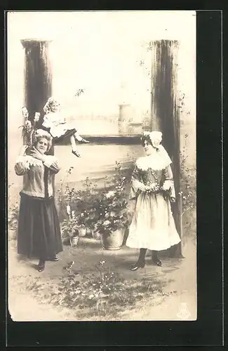 AK Buchstabe H, Zwei junge Frauen mit Blumen und kleines Mädchen