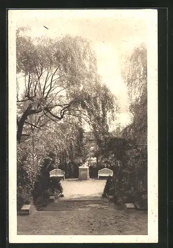 AK Hamburg-Altona, Gartenbau-Ausstellung 1914, Gruppe im Friedhof