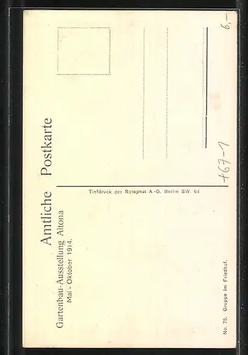 AK Hamburg-Altona, Gartenbau-Ausstellung 1914, Gruppe im Friedhof