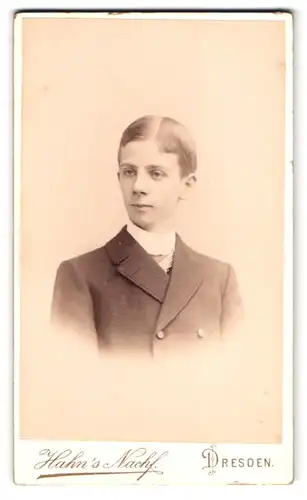 Fotografie Hahn`s Nachf., Dresden, Waisenhaus Strasse 16, Junge mit Mittelscheitel