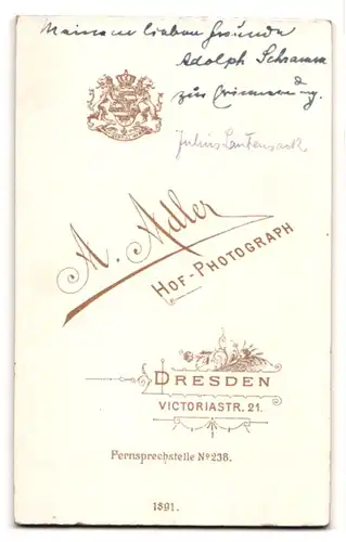 Fotografie A. Adler, Dresden, Victoria Strasse 21, elegant gekleideter Herr mit dezentem Schnurrbart