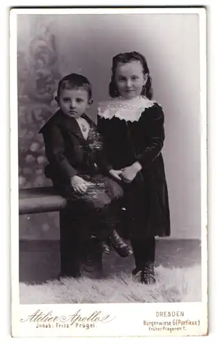 Fotografie Fritz Prügel, Dresden, Bürgerwiese 6, Portrait kleiner Junge und Mädchen in hübscher Kleidung