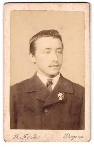 Fotografie Th. Immler, Bregenz, Portrait junger Mann in modischer Kleidung
