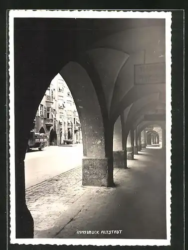 AK Innsbruck, Arkadengang in der Altstadt