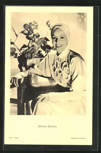 AK Schauspielerin Greta Garbo mit Turban
