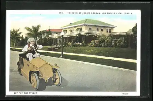 AK Los Angeles, California, Schauspieler Jackie Coogen im Auto vor seinem Haus
