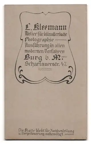 Fotografie L. Kleemann, Burg b. M., Schartauerstrasse 47, Portrait eleganter Herr mit Zwicker und Oberlippenbart