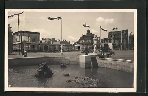 AK Mlada Boleslav, Vystava, Brunnen mit Denkmal und Ausstellungsgebäude