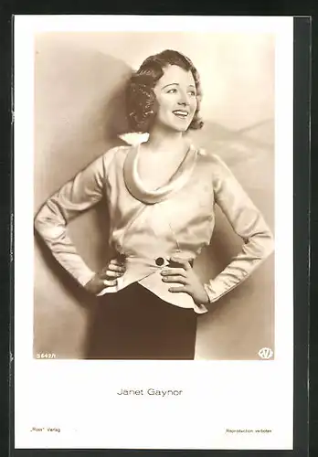 AK Schauspielerin Janet Gaynor in Rock und Bluse