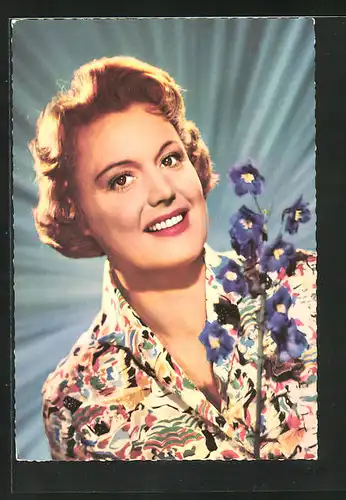 AK Schauspielerin Maria Holst mit Blume in der Hand