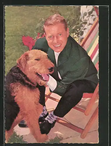 AK Schauspieler Dieter Borsche mit Hund