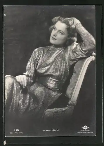 AK Schauspielerin Maria Holst auf Sessel