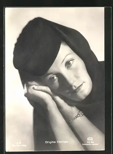 AK Schauspieler Brigitte Horney mit schwarzem Schleier