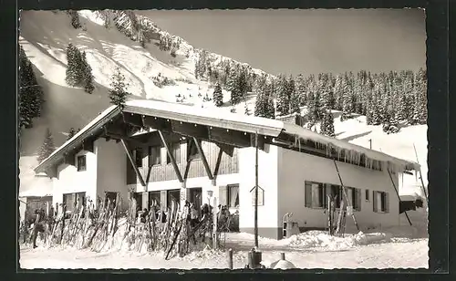 AK Spitzingsee /Bayer. Alpen, Berggasthof Untere Firstalm im Schnee