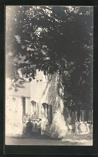 Lithographie Bobingen, Familie vor dem Haus stehend