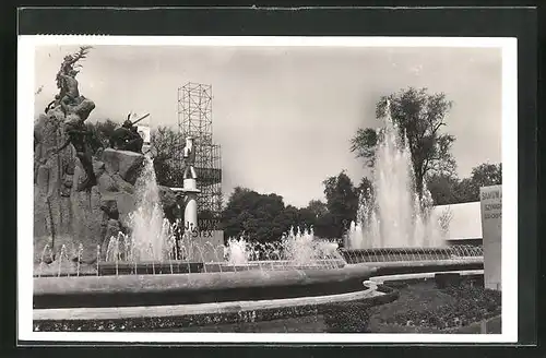 AK Budapest, Internationale Messe 1939, Wasserspiel auf Messegelände