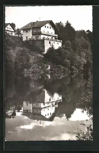 AK Regen /bayr. Wald, Gasthaus und Pension Zellnerhof spiegelt sich im Regen