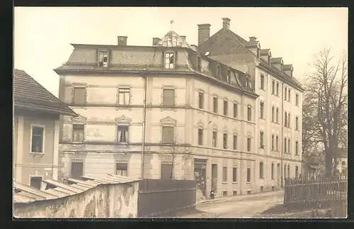 Foto-AK Passau, Strassenpartie mit Geschäft