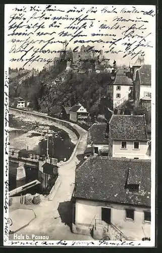 AK Hals b. Passau, Teilansicht mit Burgruine und Häusern