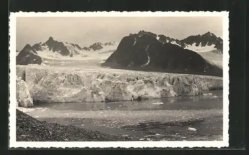 AK Gletscher Gollybreen mit Bergen