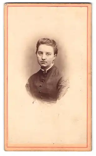Fotografie A. Pichler, Olmütz, Oberring 365, junge Frau im Portrait