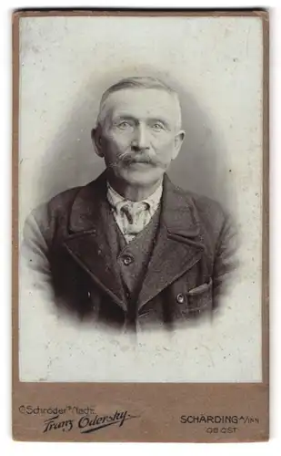 Fotografie Franz Odersky, Schärding / Inn, Portrait betagter Herr mit Schnurrbart im Jackett