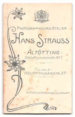 Fotografie Hans Strauss, Altötting, Schlotthammerstrasse 1, Portrait kleines Mädchen im hübschen Kleid