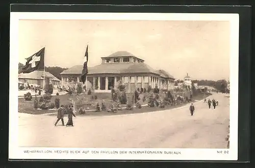 AK Bern, Schweizerische Landesausstellung 1914, Wehrpavillon mit Blick auf Pavillon d. Internationalen Bureaux