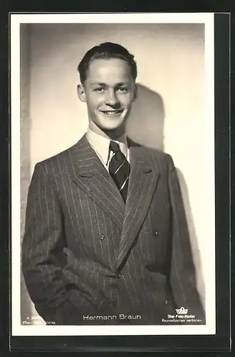 AK Schauspieler Hermann Braun im Anzug mit Krawatte