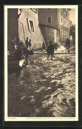 AK Passau, Strassenüberflutung an der Blauen Donau