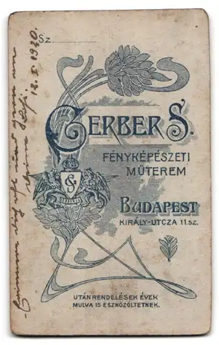 Fotografie S. Gerber, Budapest, Kiraly-utcza 11sz, Portrait bürgerliche Dame in modischer Kleidung