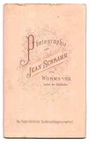 Fotografie Jean Schramm, Worms a /Rh., Portrait zwei bürgerliche Damen in zeitgenössischer Kleidung