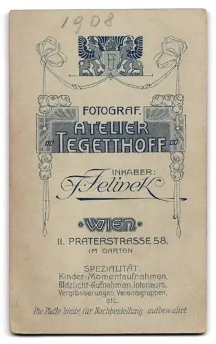 Fotografie Atelier Tegellhoff, Wien, Praterstr. 58, Dame in heller Bluse mit Föhnfrisur