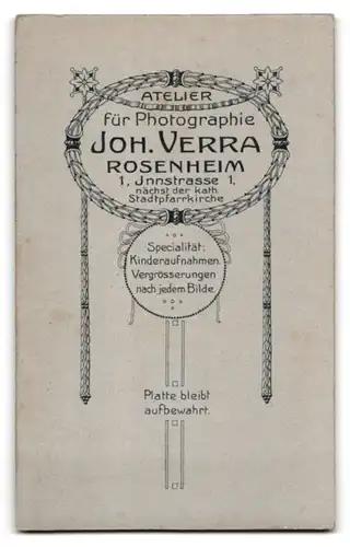 Fotografie Joh. Verra, Rosenheim, Innstrasse 1, Portrait junge Hochzeitspaar mit Brautstrauss