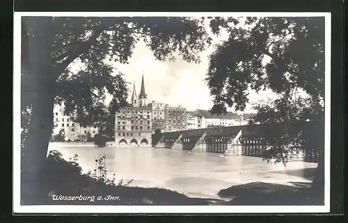 AK Wasserburg /Inn, Blick über Fluss auf Zentrum