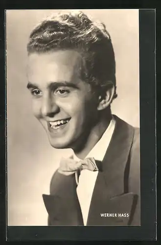 AK Schauspieler Werner Hass mit lachendem Gesicht
