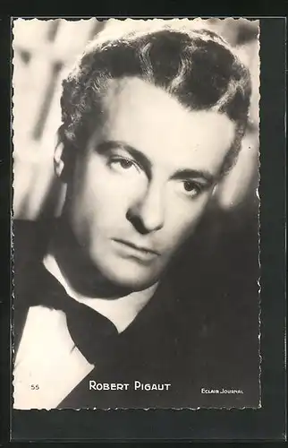 AK Schauspieler Robert Pigaut mit ernstem Gesicht