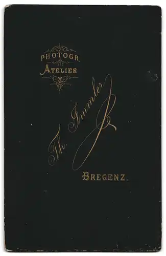 Fotografie Th. Immler, Bregenz, Dame mit Spitzenkragen und Fächer