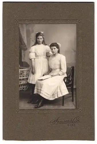 Fotografie Samson & Cie., Bern, Münzgraben 2, Schwestern in ähnlichen Kleidern