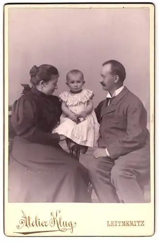 Fotografie Atelier Klug, Leitmeritz, Familie Schandrock mit Tochter Luise