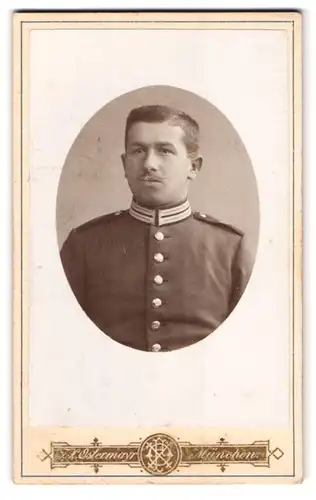 Fotografie F.X. Ostermayr, München, Karlsplatz 6, Portrait eines Soldaten