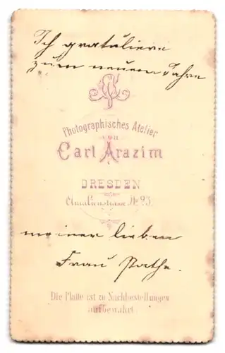 Fotografie Carl Arazim, Dresden, Amalienstrasse 23, Portrait kleines Mädchen in weisser Kleidung