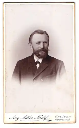 Fotografie Aug. Adler Nachf., Dresden, Victoriastrasse 22, Portrait bürgerlicher Herr mit Vollbart