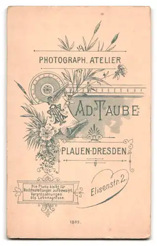 Fotografie Ad. Taube, Dresden-Plauen, Elisenstrasse 2, Portrait süsses Kleinkind im weissen Hemd