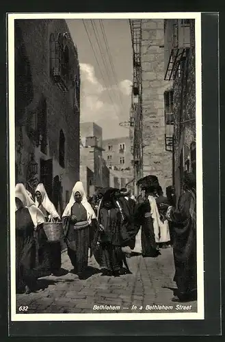 AK Bethlehem, In a Street with people