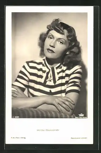 AK Schauspielerin Hilde Weissner mit lockigem Haar in gestreifter Bluse