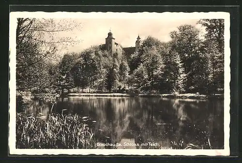 AK Glauchau /Sa, Schloss mit Teich